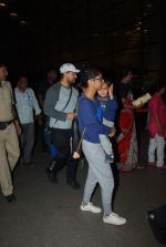 Aamir Khan, Kiran Rao, Azad Khan leaves for disneyland in Mumbai Airport on 11th April 2015